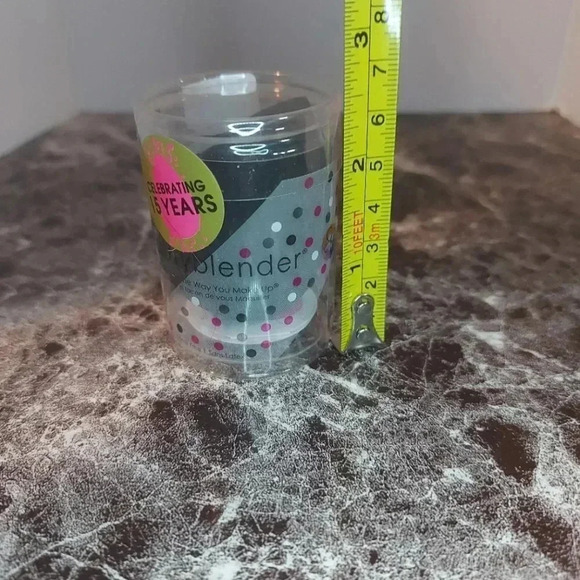 BeautyBlender | The  Original Beautyblender Makeup Sponge in Black (1) - NWOT - Picture 2 of 7